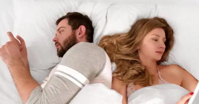 婚姻中,女性该如何防止老公发生婚外情?